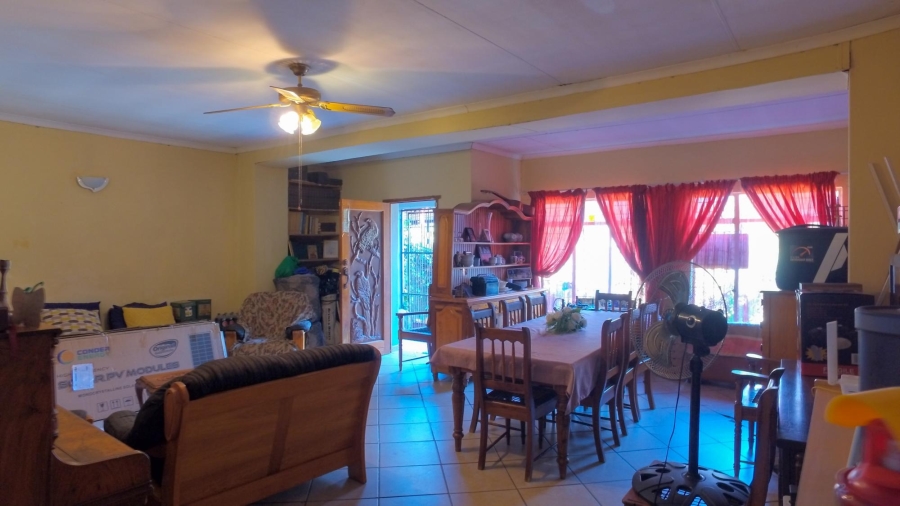 6 Bedroom Property for Sale in Oos Einde North West